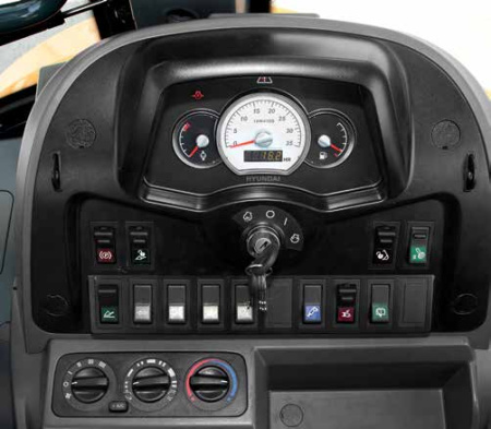 Экскаватор-погрузчик Hyundai H940S Hyundai