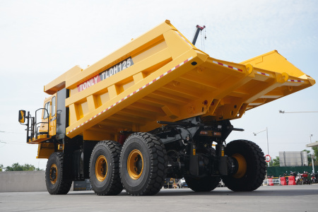 Карьерный самосвал TLDH135