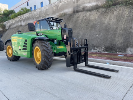 Телескопический погрузчик HNT4007-4Z AGRI – 4т-7м Hyundai
